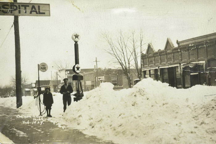 Carson City - Old Carson City Mi Postcard (newer photo)